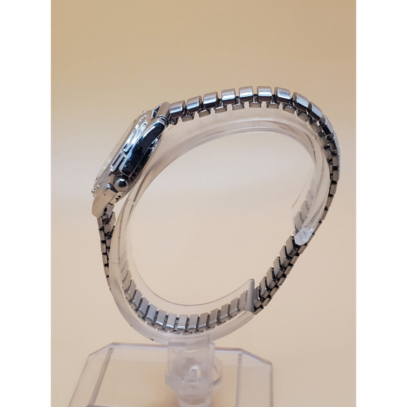 Womens Watch - Picture 4 of 11